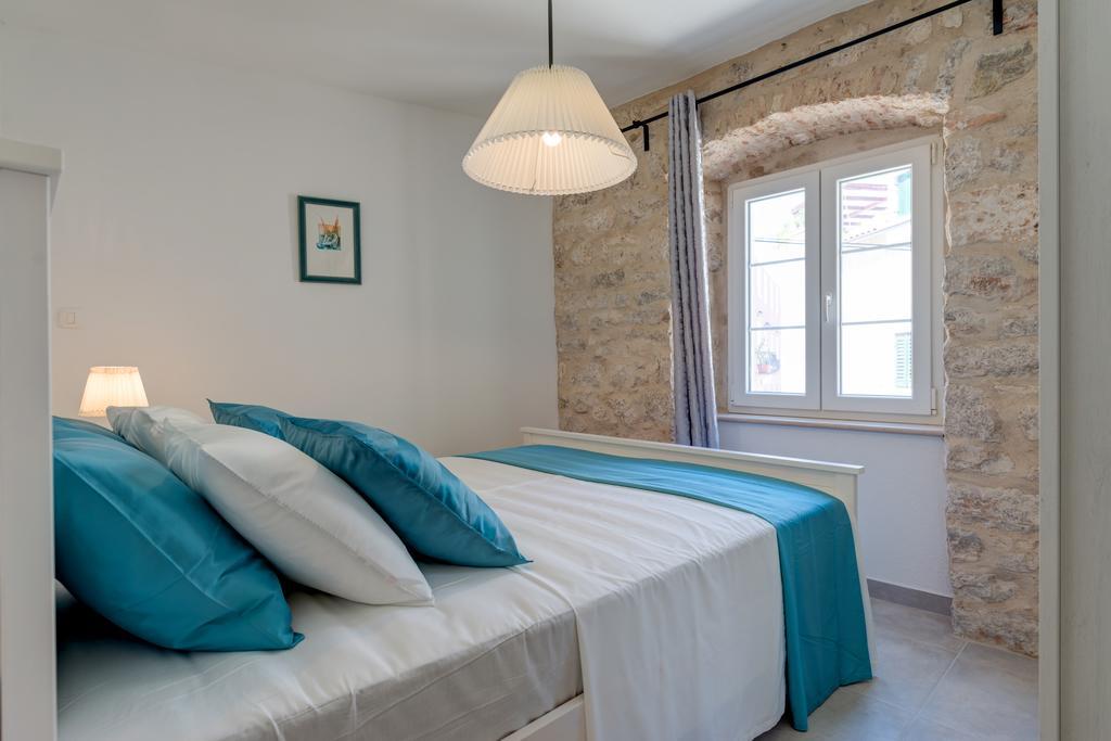 Apartment House Riva Supetar